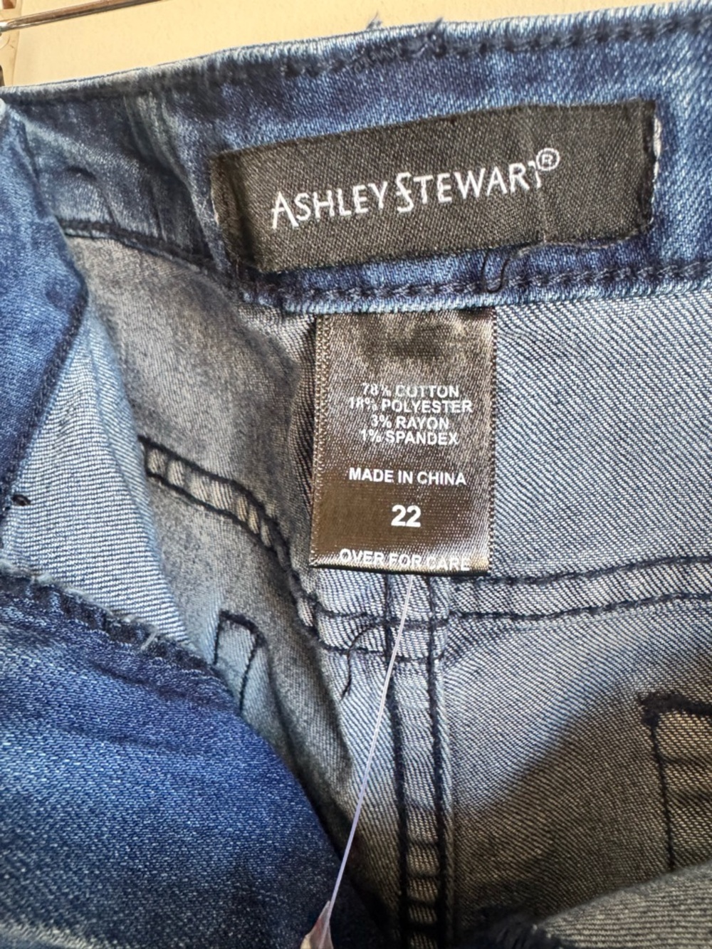 Ashley Stuart  Women’s Blue Embellished Jeans Size 22 - Picture 5 of 5